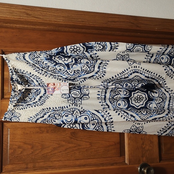 NWT maxi dress - Picture 2 of 4